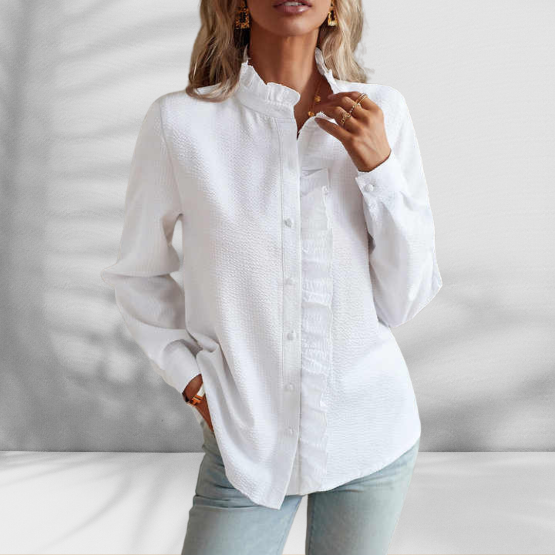 Blusa ligera con detalles de volantes