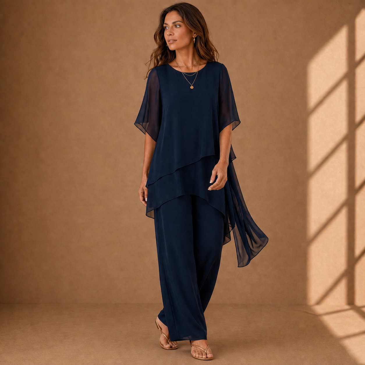 Amelle | Conjunto de Dos Piezas con Top de Capas y Pantalón