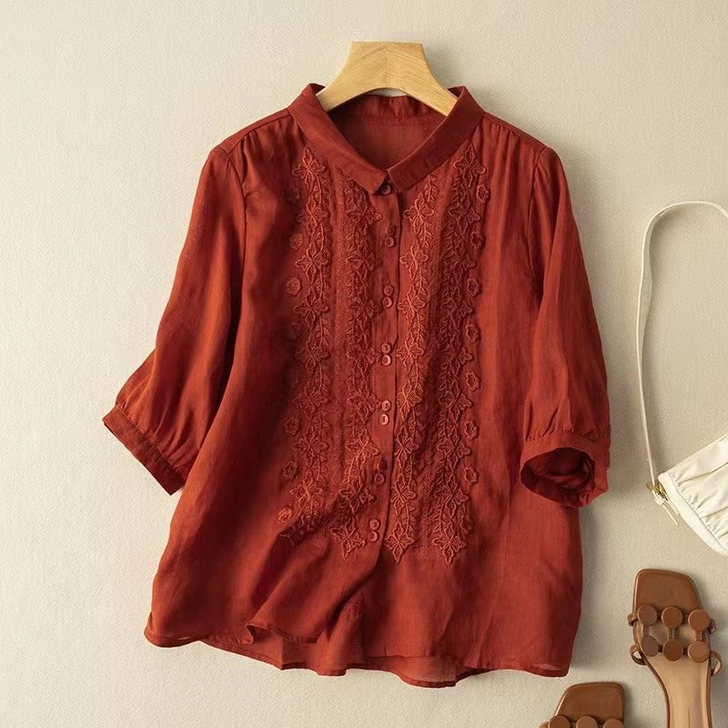 Marnie – Blusa Bordada con Tapeta de Botones