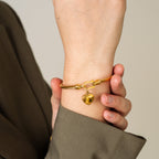 Pulsera de oro en forma de corazón
