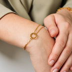 Estuche elegante de oro para pulsera de tenis