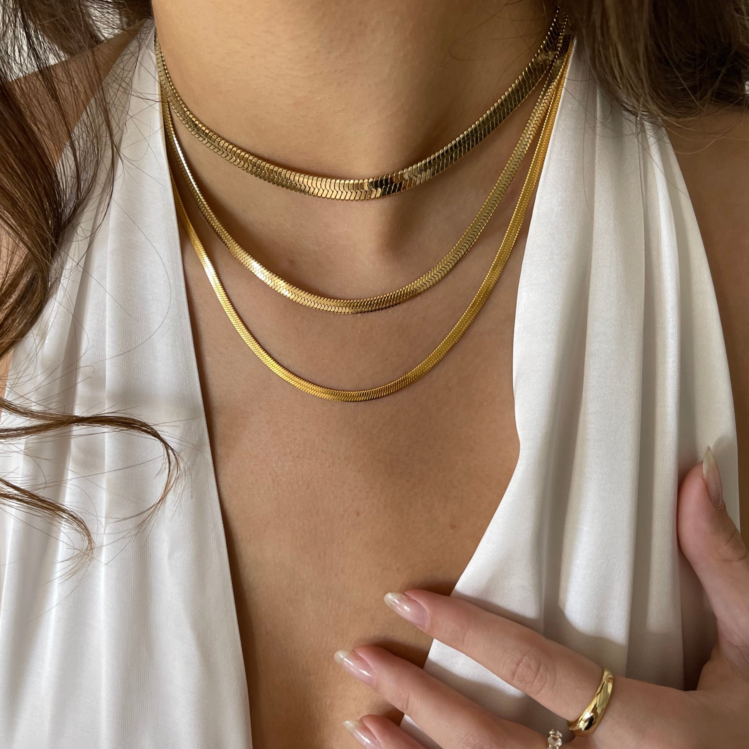 Collar con colgante de serpiente radiante