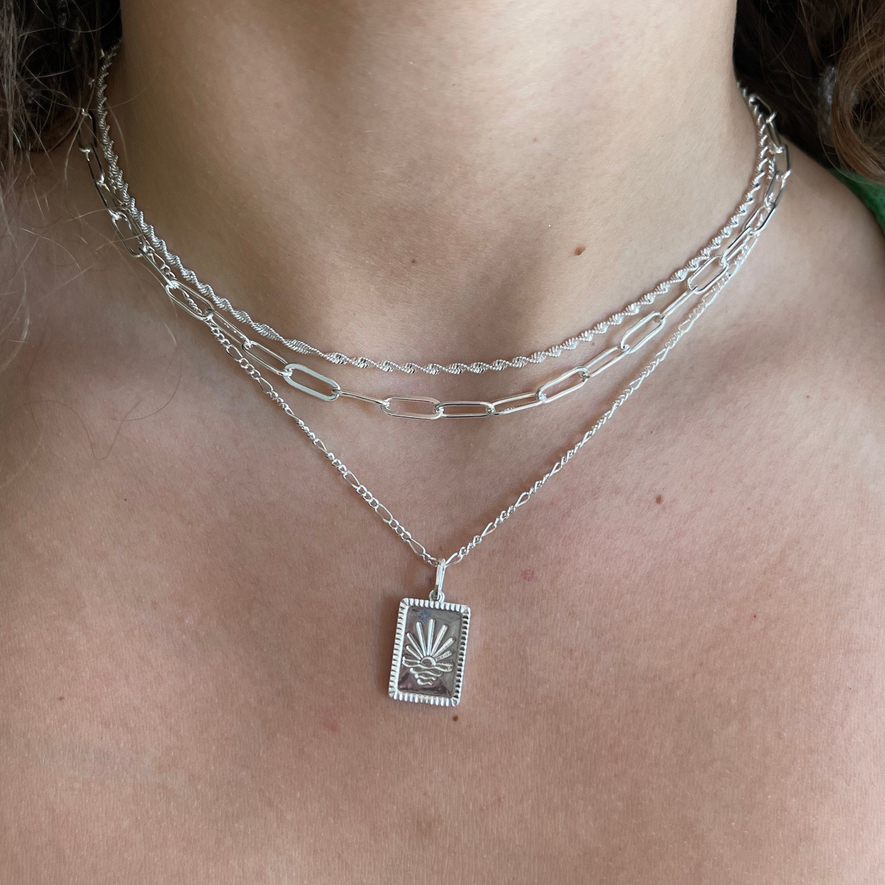 Collar con colgante Sol Radiante