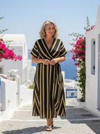 Lina | Vestido midi cruzado a rayas con cuello de pico y manga corta