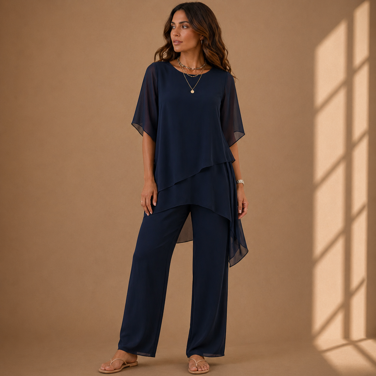 Amelle | Conjunto de Dos Piezas con Top de Capas y Pantalón